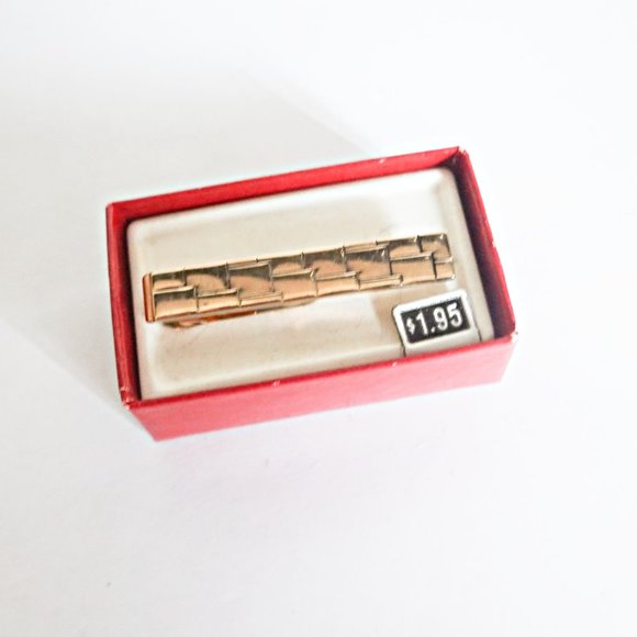 Gold Tie Bar Clasp - Picture 2 of 2